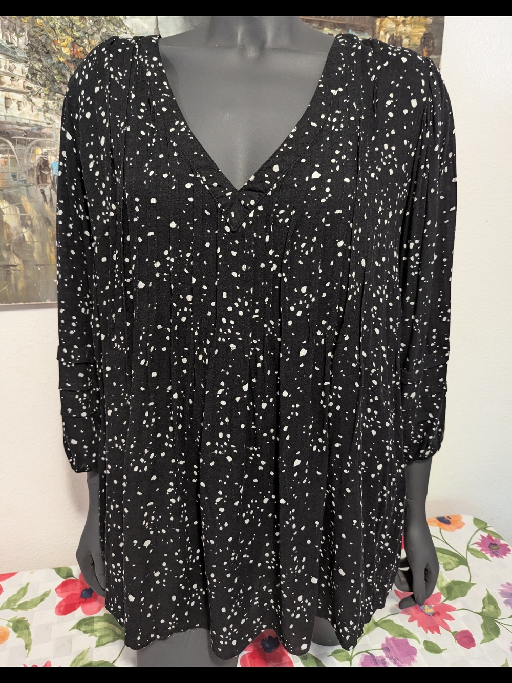 Terra & Sky Black and White V-Neck Tunic